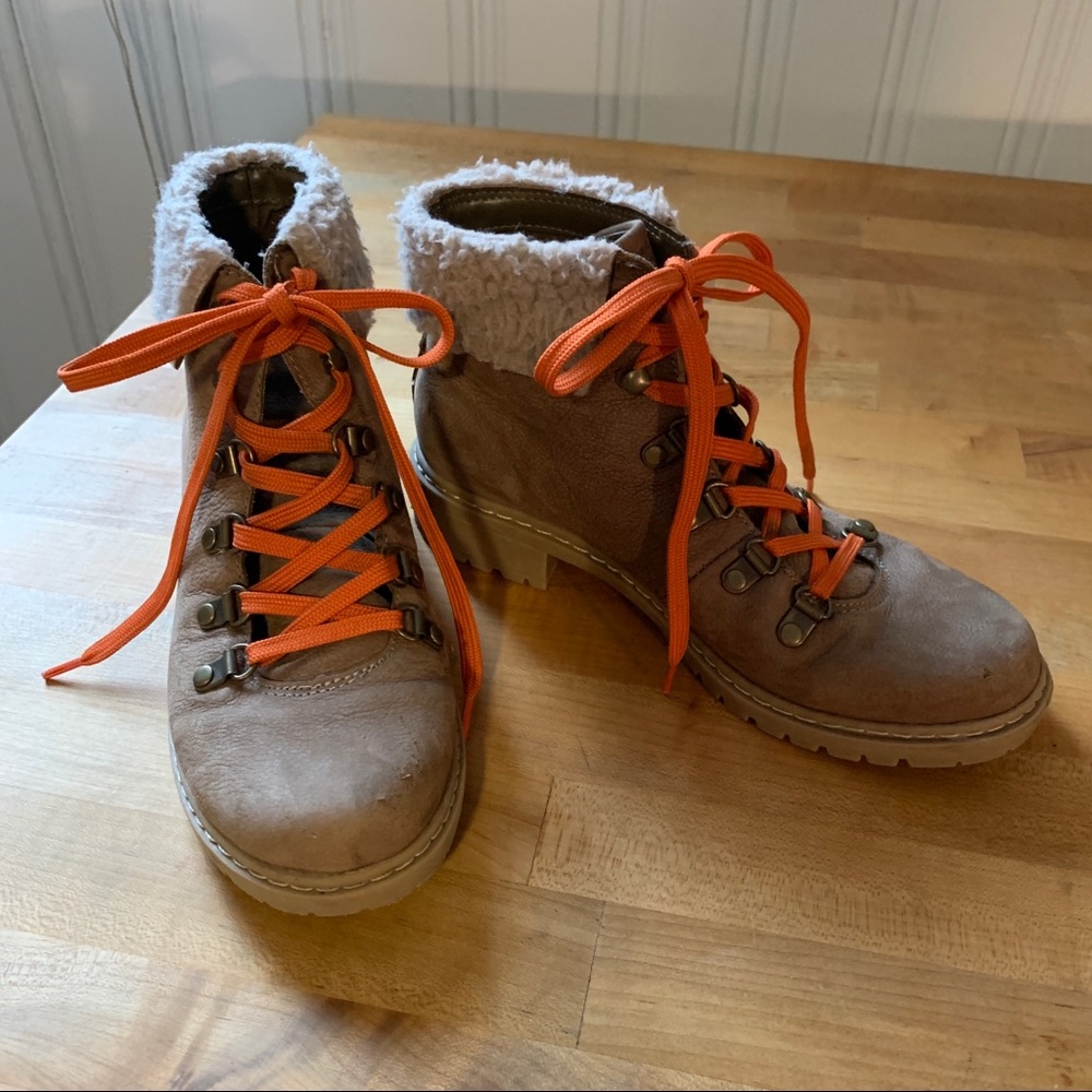 2 FOR $20 G.H. Bass Aubrey brown leather hiking boot sz 7M